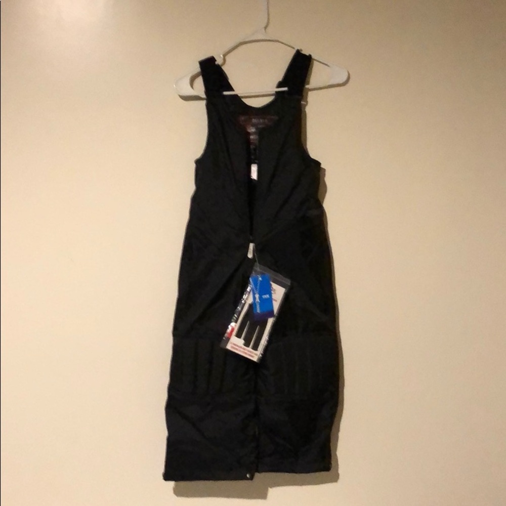Kids Heavy duty snow bibs! Size 7